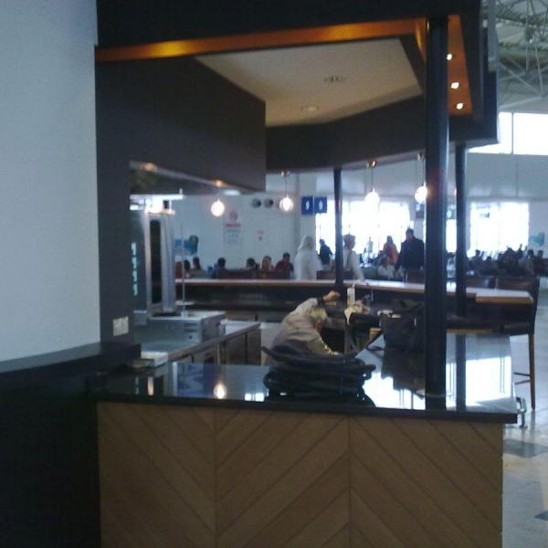 Antalya Havalimanı Dış Hatlar Via Cafe